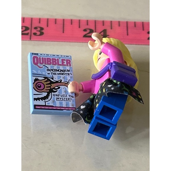 Lego Friends Luna Lovegood Minifigure Pink Top Skirt Purple Bag Blonde Hair - Picture 2 of 4